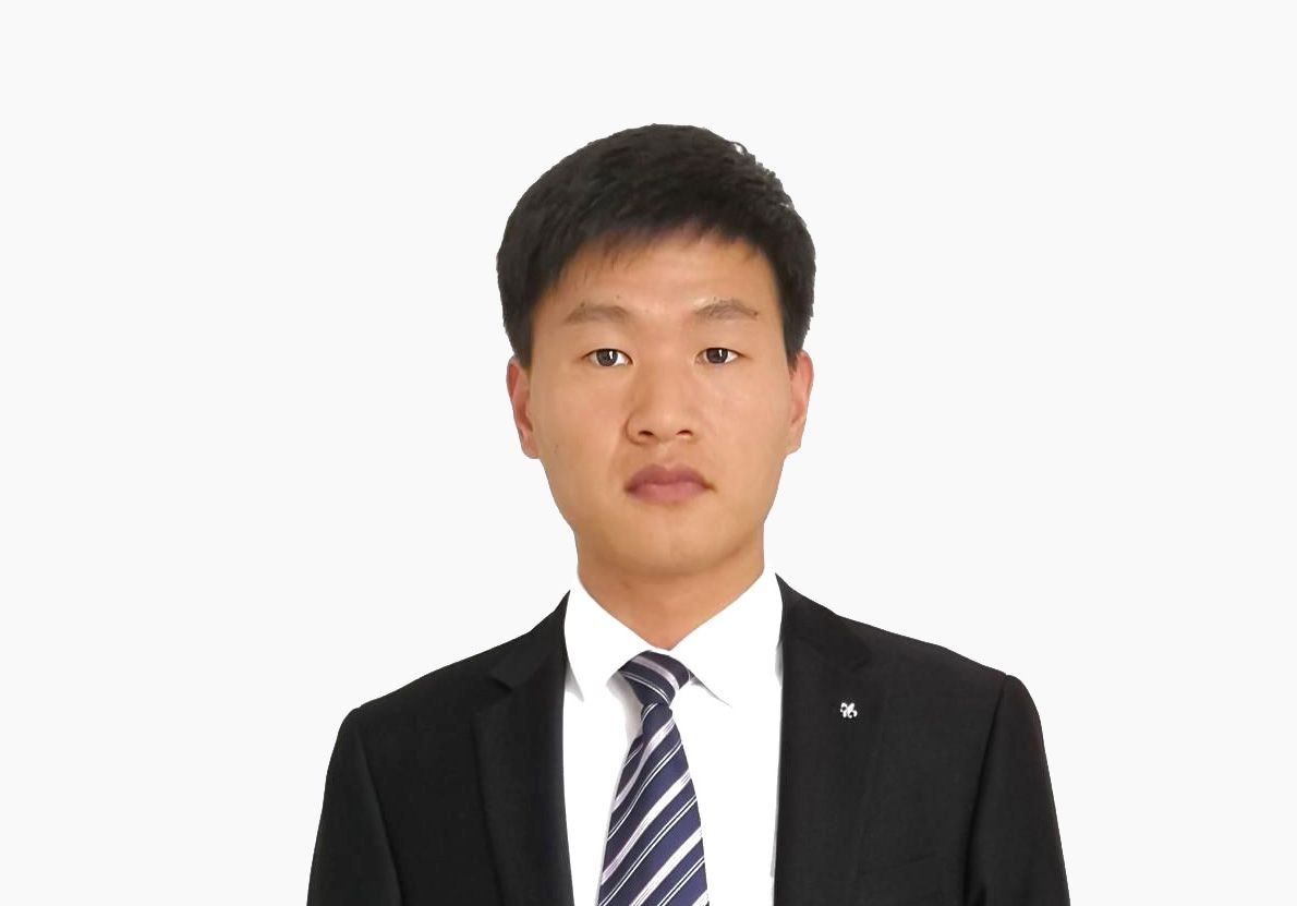 张亚伟